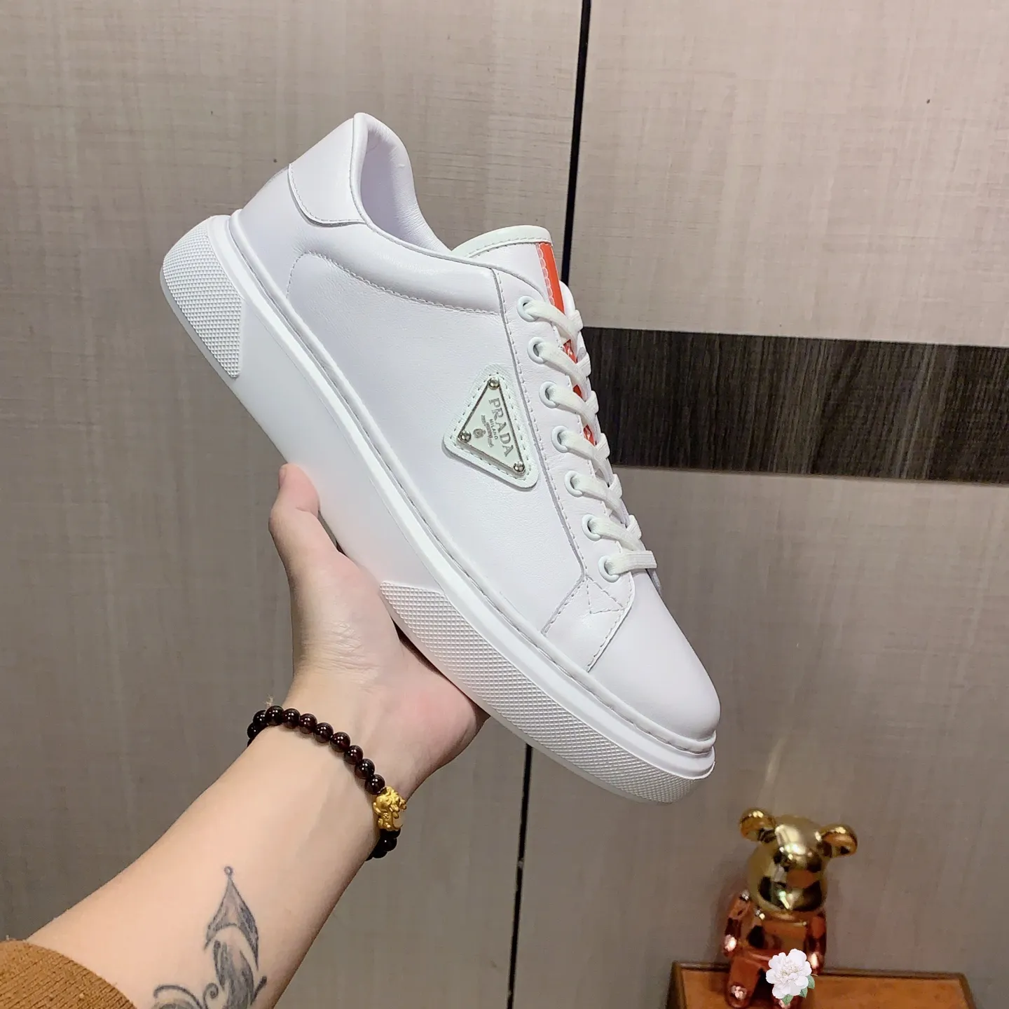 Men's men's shoes💰460💰💰🎩🎩[Lightning][Lightning] "PRADA*" The latest and most popular casual shoes, top brand [seduce] luxury ~ purchasing agency, top ~ quality. [Strong] The upper is made of imported breathable cowhide with material ➕ breathable sheepskin feet (•) and fine workmanship. The original stylish and stylish soft rubber wear-resistant and non-slip outsole is light and comfortable on the feet. The real thing looks better when photographed in person. 0128: Size: 38-44, 45 sizes can be customized, black, white